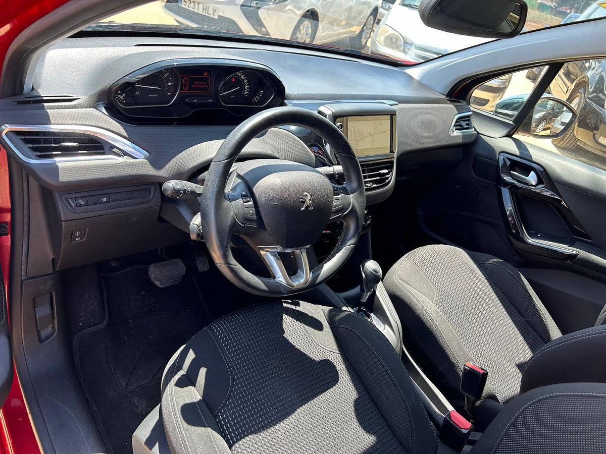 PEUGEOT 208 1.2 E-THP TECH EDITION AUTO SPANISH LHD IN SPAIN 16000 MILES 2019